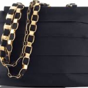 Salvatore Ferragamo Vala Chain Shoulder Bag👝